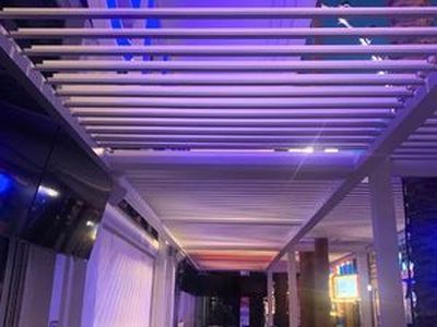 Почистване и поддръжка на стъклен покрив на пергола 11